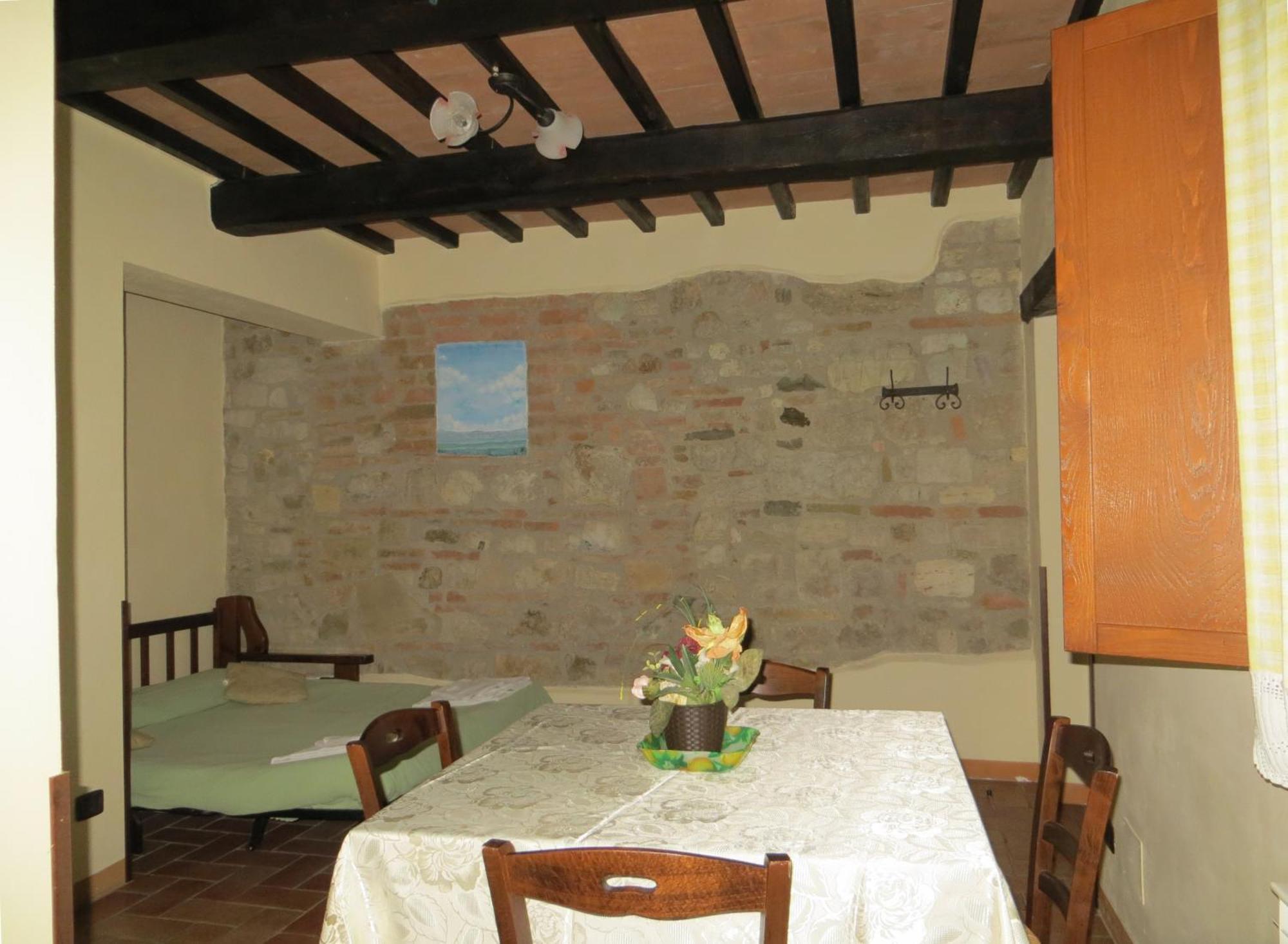 Agriturismo Casale Delle Lucrezie โตดี ภายนอก รูปภาพ