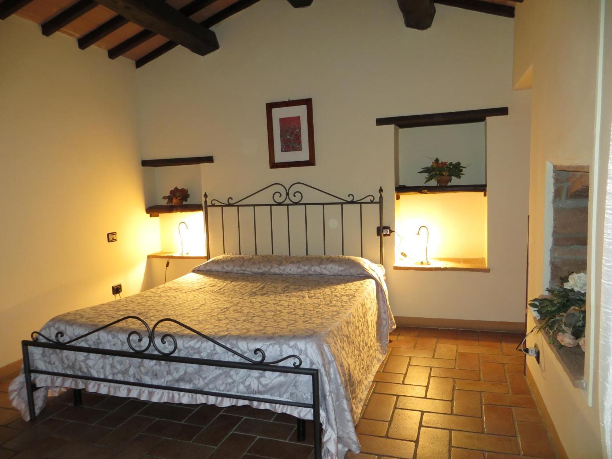 Agriturismo Casale Delle Lucrezie โตดี ภายนอก รูปภาพ