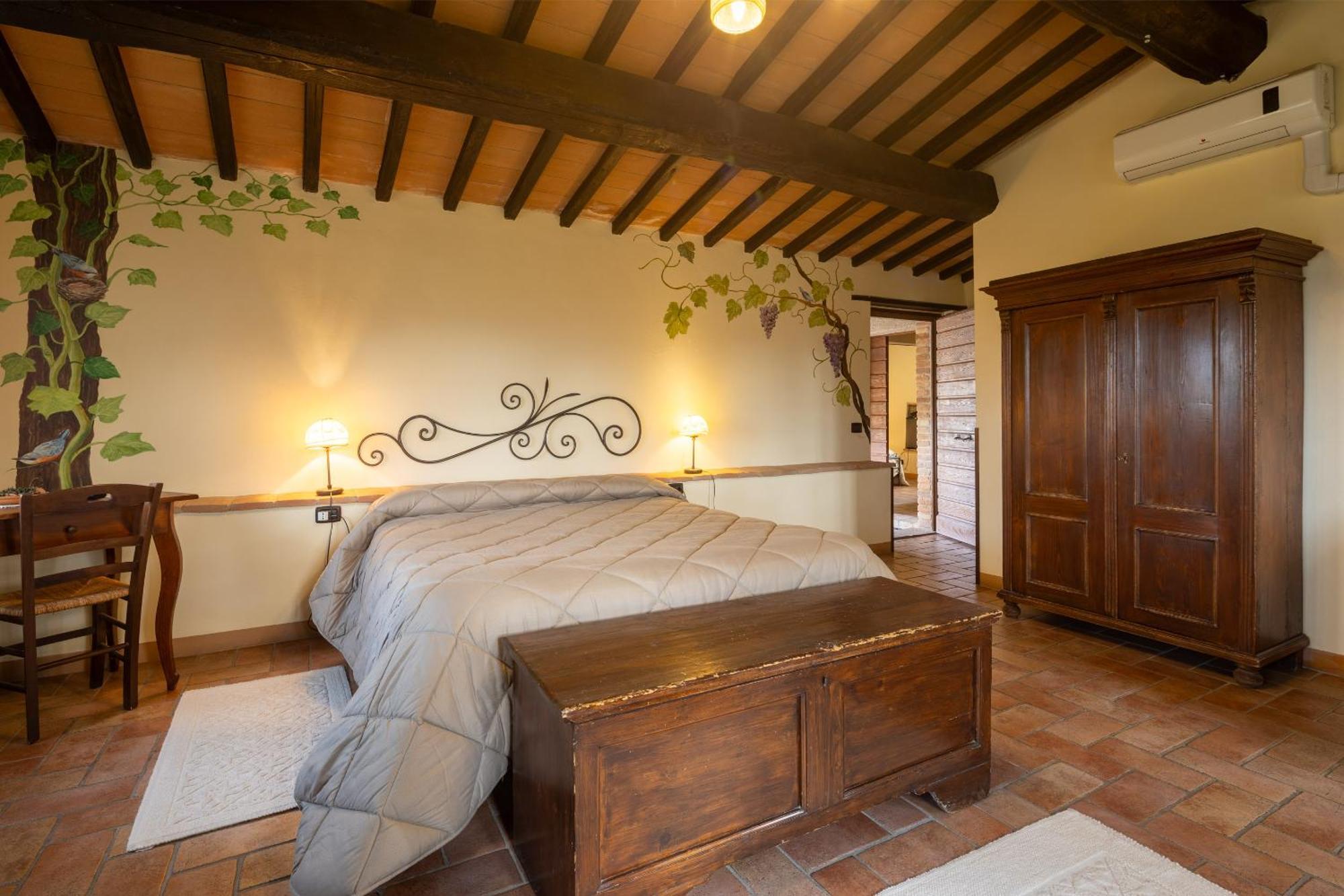 Agriturismo Casale Delle Lucrezie โตดี ภายนอก รูปภาพ